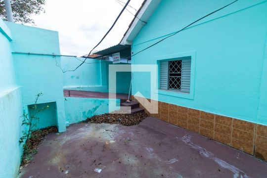 Área externa de casa à venda com 2 quartos, 100m² em Vila Paranagua, São Paulo