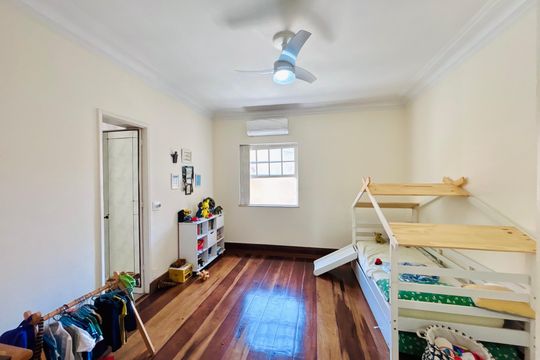 Casa à venda com 4 quartos, 380m² em Urca, Rio de Janeiro