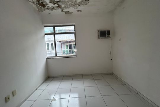 Quarto 2 de casa à venda com 3 quartos, 260m² em Vila Valqueire, Rio de Janeiro