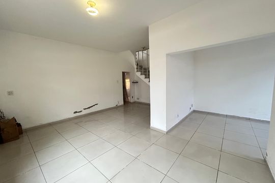 Sala de casa à venda com 3 quartos, 260m² em Vila Valqueire, Rio de Janeiro