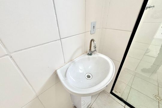 Banheiro de apartamento para alugar com 2 quartos, 45m² em Jardim Lourdes, Ferraz de Vasconcelos