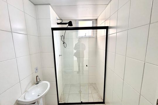 Banheiro de apartamento para alugar com 2 quartos, 45m² em Jardim Lourdes, Ferraz de Vasconcelos