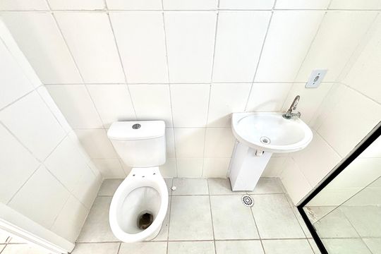 Banheiro de apartamento para alugar com 2 quartos, 45m² em Jardim Lourdes, Ferraz de Vasconcelos