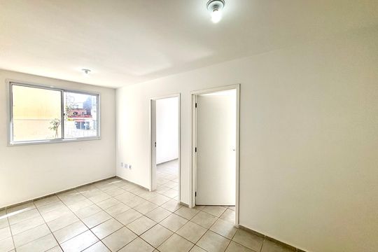 Sala de apartamento para alugar com 2 quartos, 45m² em Jardim Lourdes, Ferraz de Vasconcelos
