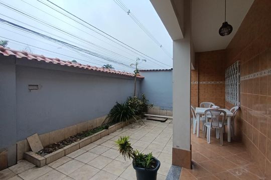 Varanda de casa para alugar com 2 quartos, 540m² em Austin, Nova Iguaçu