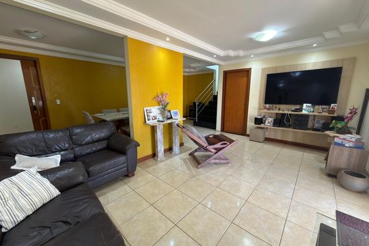 Casa à venda com 7 quartos, 683m² em Vicente Pires, Brasília