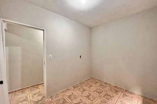 Quarto 1 de casa para alugar com 2 quartos, 90m² em Vila Engenho Novo, Barueri