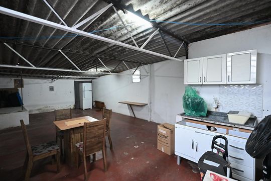 Sala/Quarto da Casa 3 de casa à venda com 5 quartos, 125m² em Jardim Raposo Tavares, Taboão da Serra