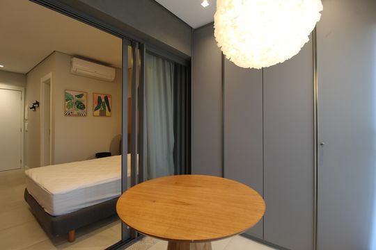 Varanda de kitnet/studio para alugar com 1 quarto, 27m² em Indianópolis, São Paulo