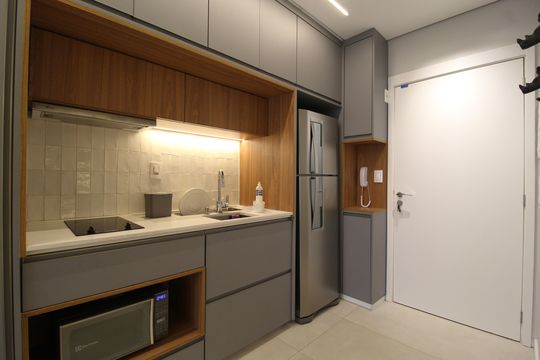 Cozinha de kitnet/studio para alugar com 1 quarto, 27m² em Indianópolis, São Paulo