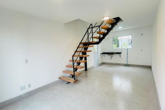 Casa de Condomínio para alugar com 2 quartos, 50m² em Parque das Lajes, Cotia