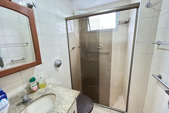 Banheiro de apartamento para alugar com 2 quartos, 45m² em Madureira, Rio de Janeiro
