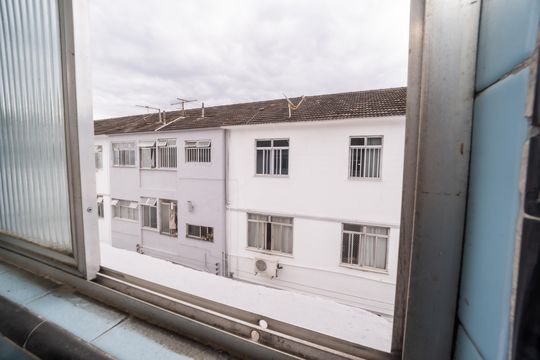 Vista da cozinha de apartamento à venda com 3 quartos, 80m² em Vista Alegre, Rio de Janeiro