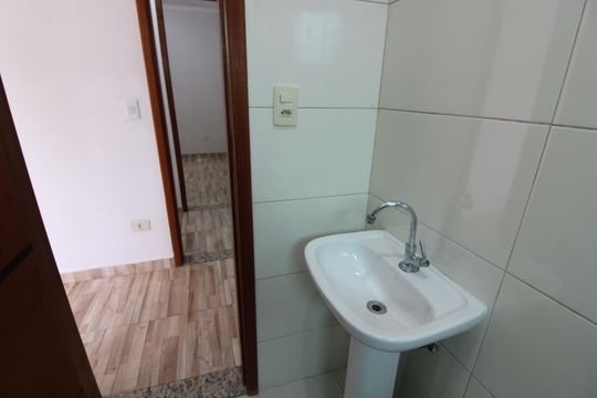 Banheiro da Suíte 1 de casa de condomínio para alugar com 2 quartos, 51m² em Vila Ré, São Paulo