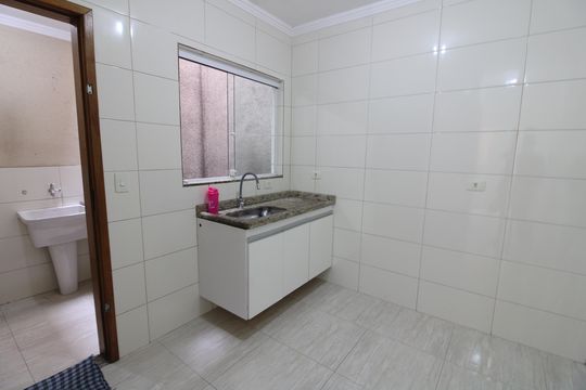 Cozinha de casa de condomínio para alugar com 2 quartos, 51m² em Vila Ré, São Paulo