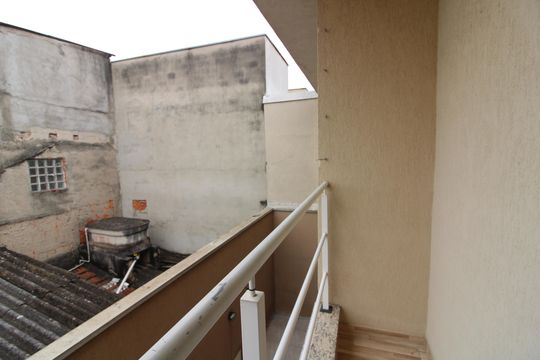 varanda da suíte 1 de casa de condomínio para alugar com 2 quartos, 51m² em Vila Ré, São Paulo