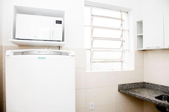 Cozinha de apartamento para alugar com 1 quarto, 29m² em Cidade Baixa, Porto Alegre
