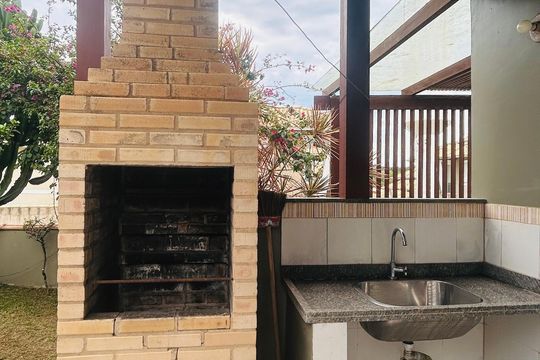 Casa de Condomínio para alugar com 2 quartos, 90m² em Alto da Rasa, Cabo Frio