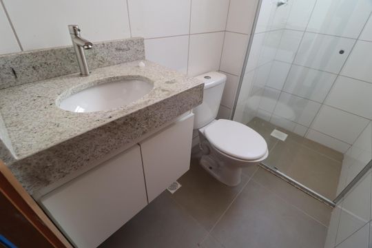 Banheiro Social de apartamento para alugar com 2 quartos, 42m² em Shopping Park, Uberlândia