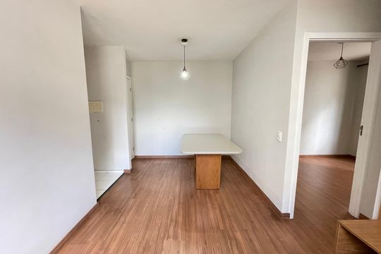 Sala de apartamento para alugar com 2 quartos, 40m² em Jardim D’abril, São Paulo