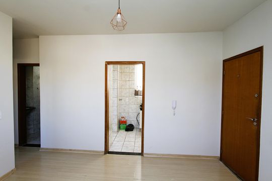Sala de apartamento para alugar com 3 quartos, 80m² em Nova Granada, Belo Horizonte