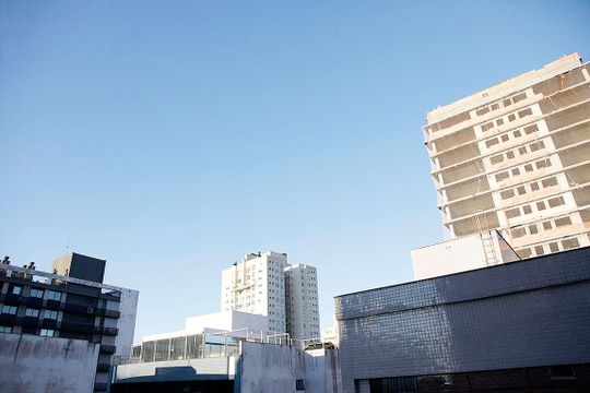 Vista Quarto 1  de apartamento para alugar com 2 quartos, 65m² em Auxiliadora, Porto Alegre