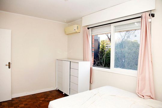 Quarto 2 de apartamento para alugar com 2 quartos, 65m² em Auxiliadora, Porto Alegre