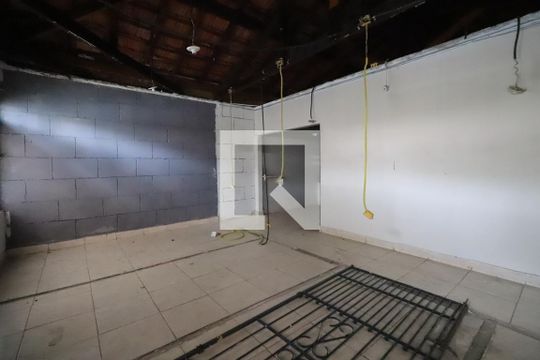 Casa para alugar com 4 quartos, 200m² em Penha de França, São Paulo