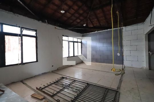 Casa para alugar com 4 quartos, 200m² em Penha de França, São Paulo