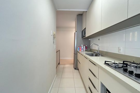 Cozinha  de apartamento para alugar com 2 quartos, 70m² em Itacorubi, Florianópolis
