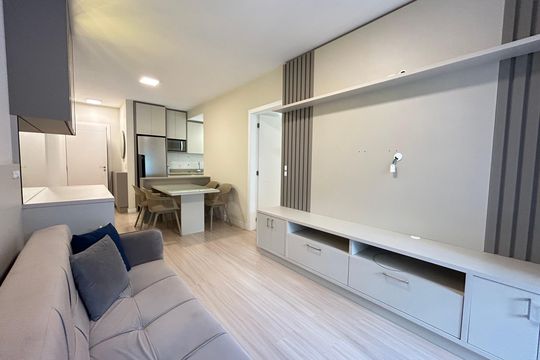 Sa de apartamento para alugar com 2 quartos, 70m² em Itacorubi, Florianópolis