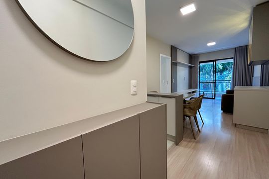 Hall de apartamento para alugar com 2 quartos, 70m² em Itacorubi, Florianópolis