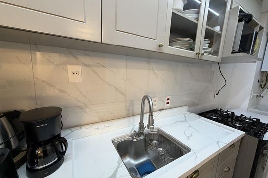 Cozinha de apartamento à venda com 2 quartos, 71m² em Jardim Lindóia, Porto Alegre