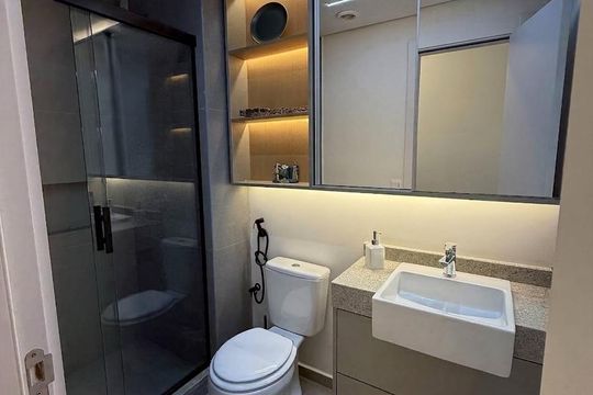Banheiro de apartamento à venda com 2 quartos, 71m² em Jardim Lindóia, Porto Alegre