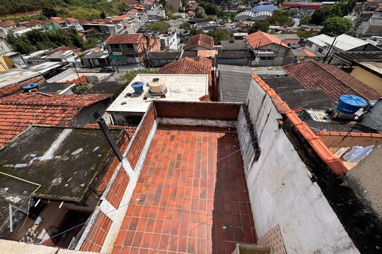 Quintal de casa para alugar com 2 quartos, 80m² em Parque Bahia, Cotia