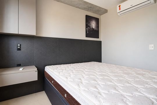 Suíte de apartamento para alugar com 1 quarto, 53m² em Três Figueiras, Porto Alegre