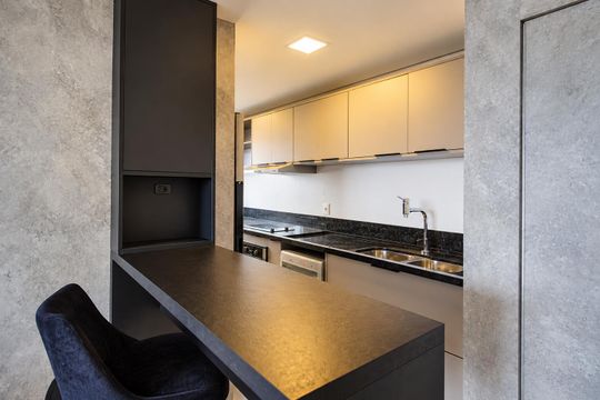 Sala de apartamento para alugar com 1 quarto, 53m² em Três Figueiras, Porto Alegre
