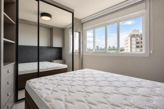 Suíte de apartamento para alugar com 1 quarto, 53m² em Três Figueiras, Porto Alegre