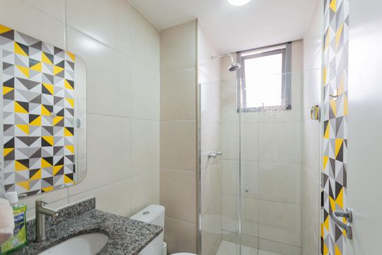 Banheiro de kitnet/studio para alugar com 1 quarto, 32m² em Santo Cristo, Rio de Janeiro