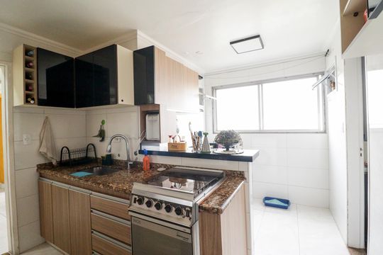 Cozinha e Área de Serviço de apartamento para alugar com 2 quartos, 82m² em Santana, São Paulo