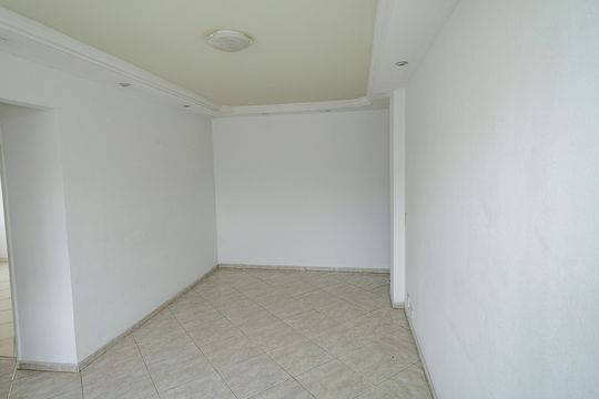 Sala de apartamento para alugar com 2 quartos, 50m² em Campo Grande, Rio de Janeiro