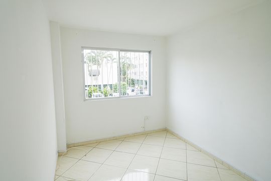 Quarto 1 de apartamento para alugar com 2 quartos, 50m² em Campo Grande, Rio de Janeiro