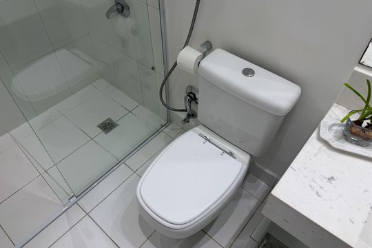 Banheiro da Suíte 3 de apartamento para alugar com 3 quartos, 140m² em Boqueirão, Santos