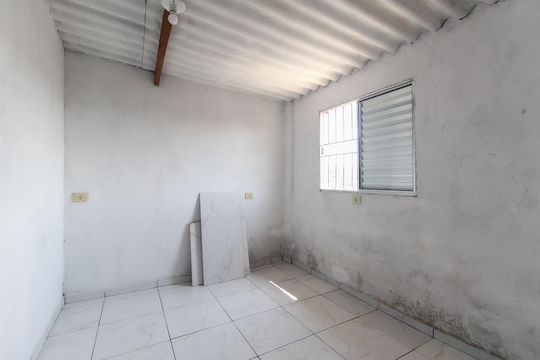 Quarto 1 de casa para alugar com 2 quartos, 25m² em Conjunto Habitacional Sitio Conceicao, São Paulo