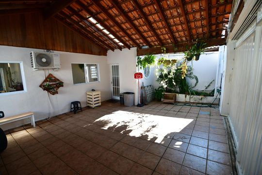 Garagem de casa à venda com 3 quartos, 331m² em Parque Imperador, Campinas