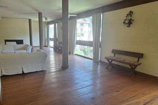 Sala de casa à venda com 4 quartos, 621m² em Cosme Velho, Rio de Janeiro