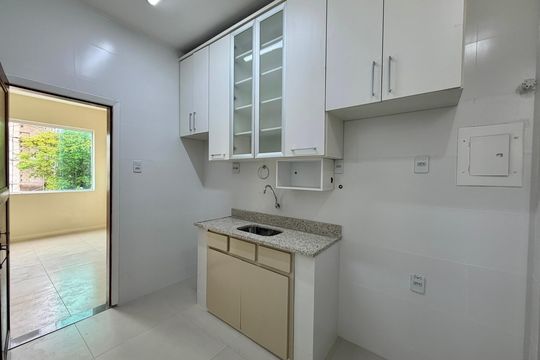 Cozinha/Área de serviço de apartamento à venda com 3 quartos, 120m² em Serra, Belo Horizonte