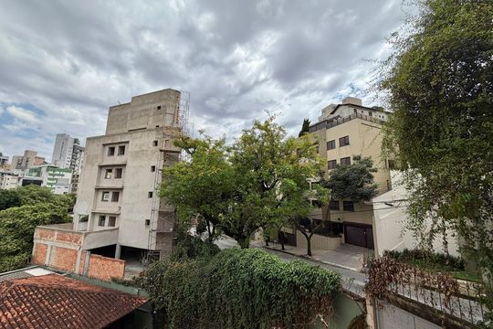 Vista de apartamento à venda com 3 quartos, 120m² em Serra, Belo Horizonte