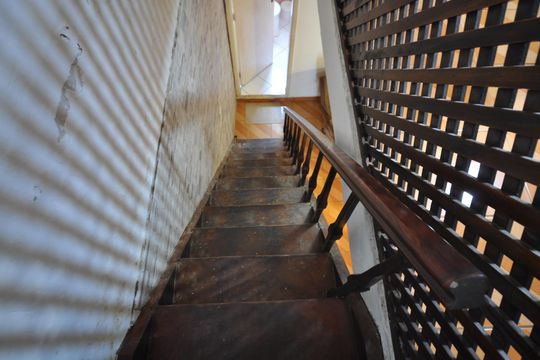 Escada de casa à venda com 4 quartos, 319m² em Vila Nivi, São Paulo