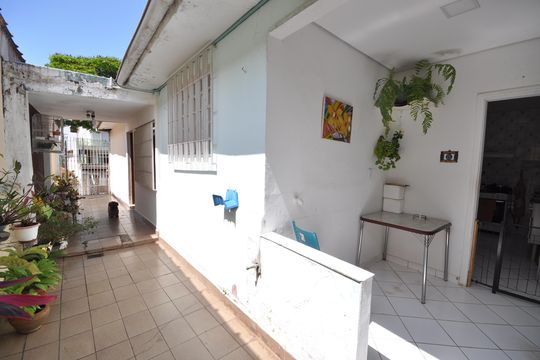 Quintal de casa à venda com 4 quartos, 319m² em Vila Nivi, São Paulo
